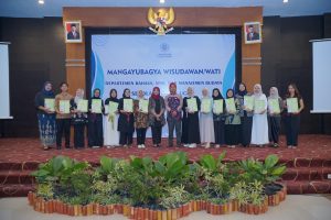 Wisudawan/wati Program Studi Sarjana Terapan Pengelolaan Arsip dan Rekaman Informasi