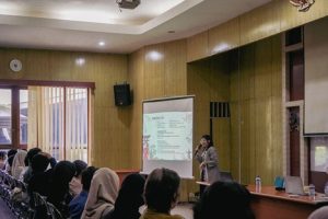 Prisgatias Panida sebagai narasumber kuliah umum di Sekolah Vokasi, Universitas Gadjah Mada (25/04/2025)