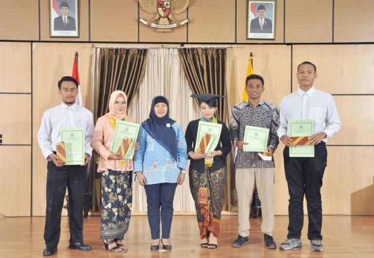 DBSMB Melepas 19 Wisudawan/wati pada Wisuda Periode II TA 2017/2018