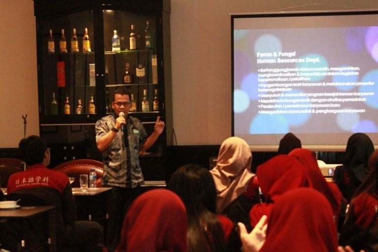 Kesempatan Berkarir di Hotel: Mata Kuliah ‘Bahasa Jepang Profesi’ Adakan Kuliah Lapangan ke Hotel Melia Purosani