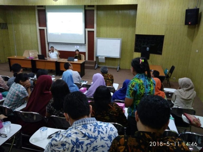 Dekan Sekolah Vokasi: Segera Selesaikan Proposal D-IV dan Berangkat S-3!