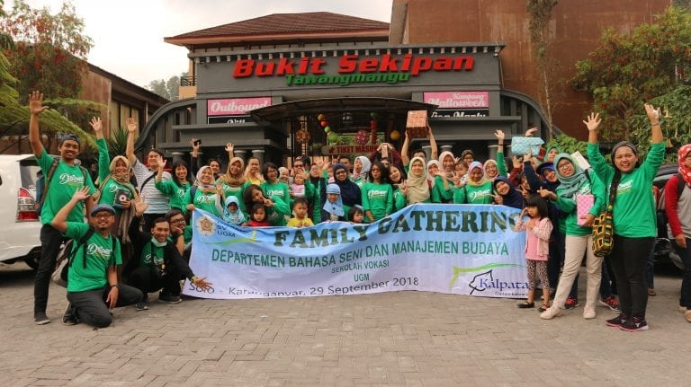 Ekskursi Tenaga Pendidik dan Kependidikan DBSMB ke Karanganyar, Jawa Tengah