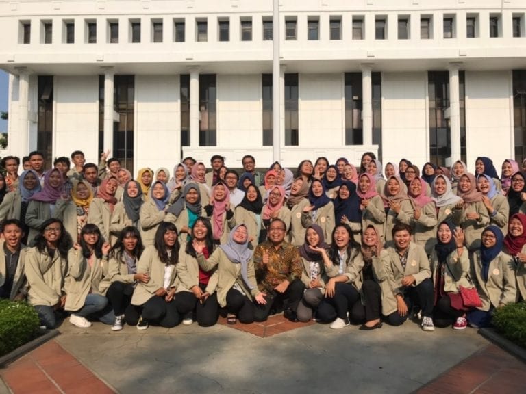 Pelajari Pengelolaan Arsip Institusi, Mahasiswa Kearsipan DBSMB Lakukan Studi Lapangan ke Jakarta dan Bandung