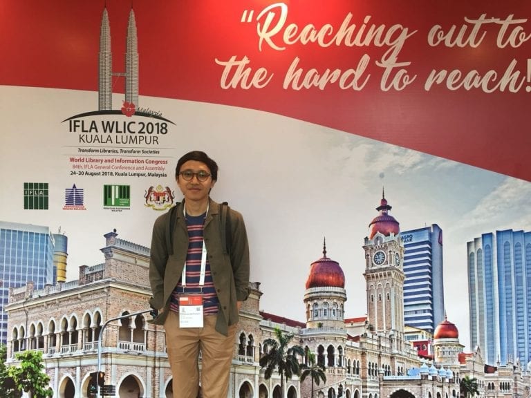 Indah dan Widiatmoko, Dosen Kearsipan DBSMB, Paparkan Paper di Kongres Perpustakaan dan Informasi Internasional ke-84 di Kuala Lumpur