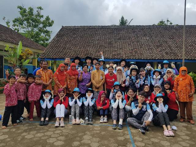 Prodi Bahasa Korea DBSMB Selenggarakan Kegiatan Bakti Sosial Kerjasama dengan Jeonju Voluntary Center