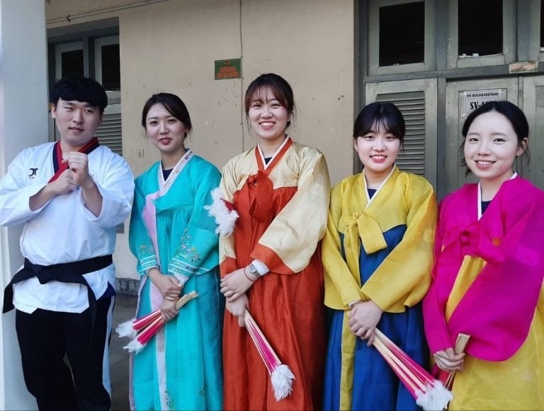 Mahasiswa Pasific Asia Society (PAS) dan Bahasa Korea DBSMB Selenggarakan Korean Food Festival