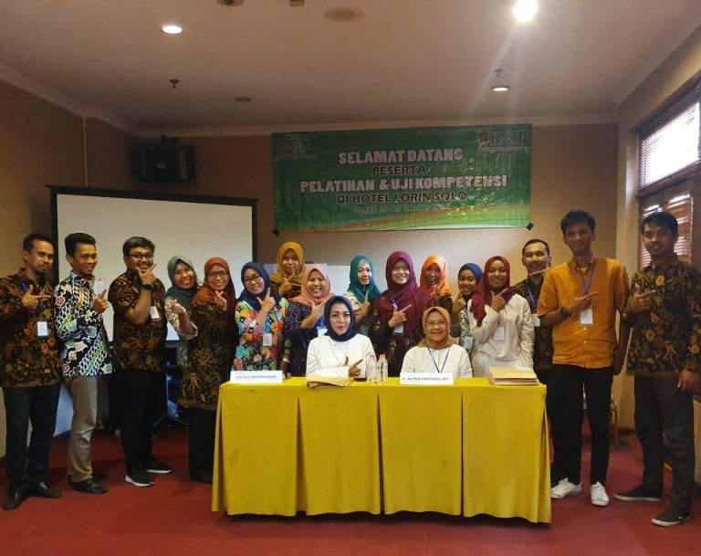 Staff dan Manajer Unit DBSMB Sekolah Vokasi UGM Ikuti Pelatihan dan Uji Kompetensi