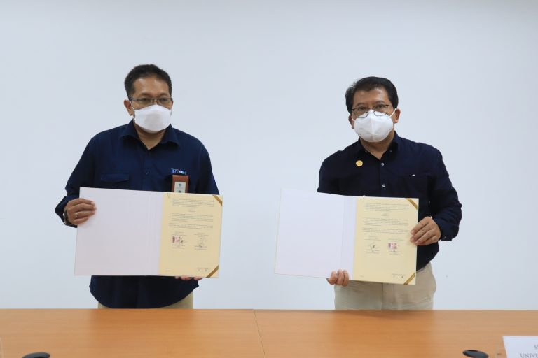 Penandatanganan Perjanjian Kerja Sama antara Sekolah Vokasi dan Monumen Pers Nasional Surakarta