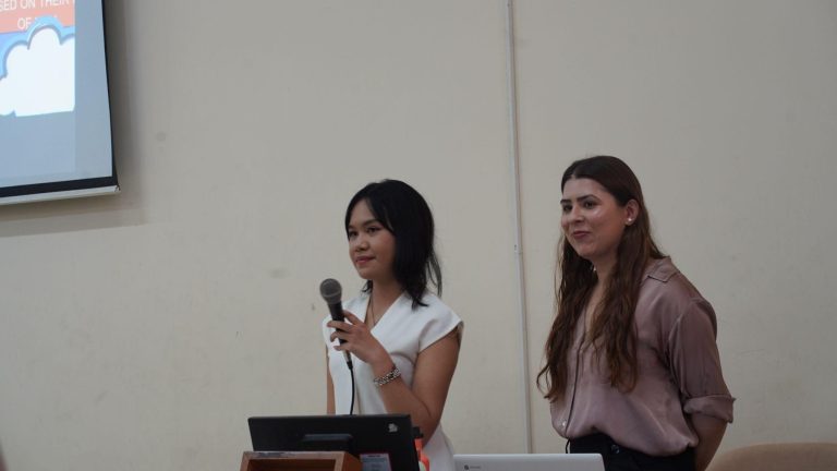 Kelas Bersama Farima dan Dieva dari Utrecht University, Belanda