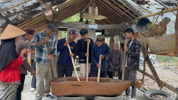 Mini Trip Rumah Jamu Menoreh dan Prodi Bisnis Perjalanan Wisata UGM Kenalkan Wisata Edukasi dan Budaya Kemiri Ombo